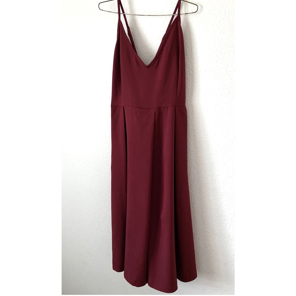 Wine pleated mini-midi dress with pockets!